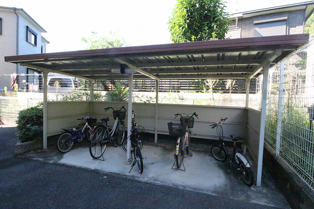 バルビゾン 駐輪場