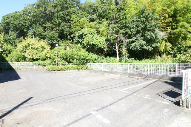バルビゾン 駐車場