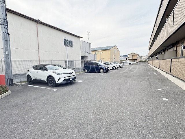 アビタシオン花房 駐車場