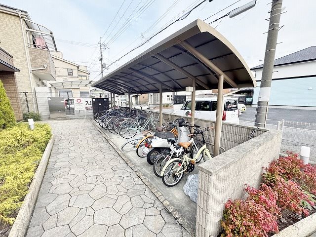 アビタシオン花房 駐輪場