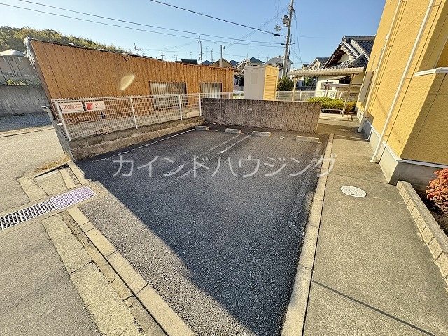 ソルシェール熊取Ⅰ・Ⅱ・Ⅲ 駐車場