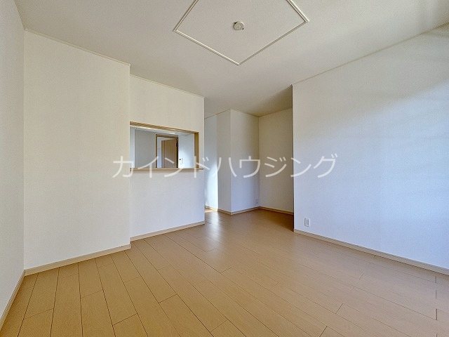 ソルシェール熊取Ⅰ・Ⅱ・Ⅲ リビング